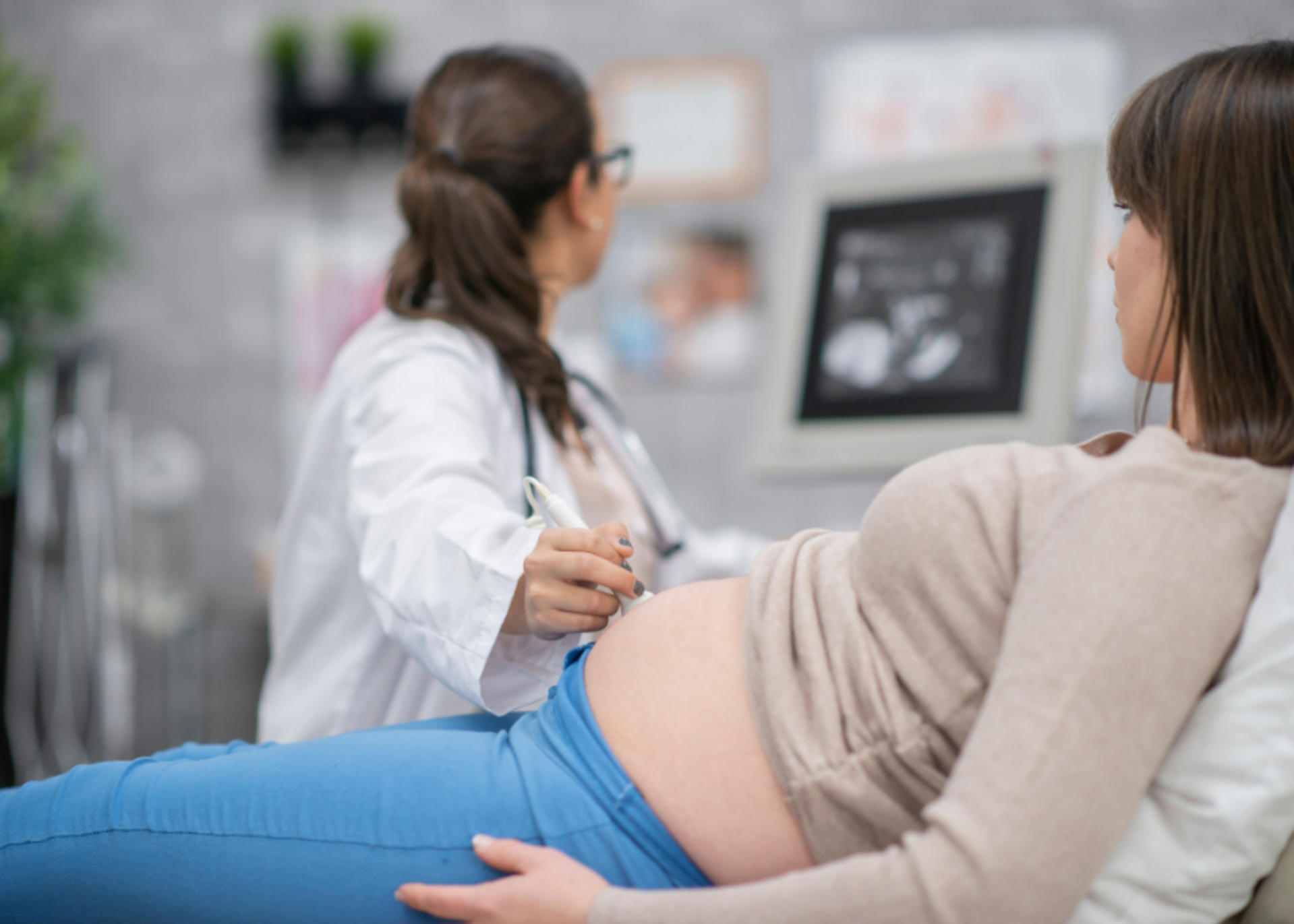 Common Signs of High-Risk Pregnancy and How to Manage Them | Dr. Afshan Maniyar