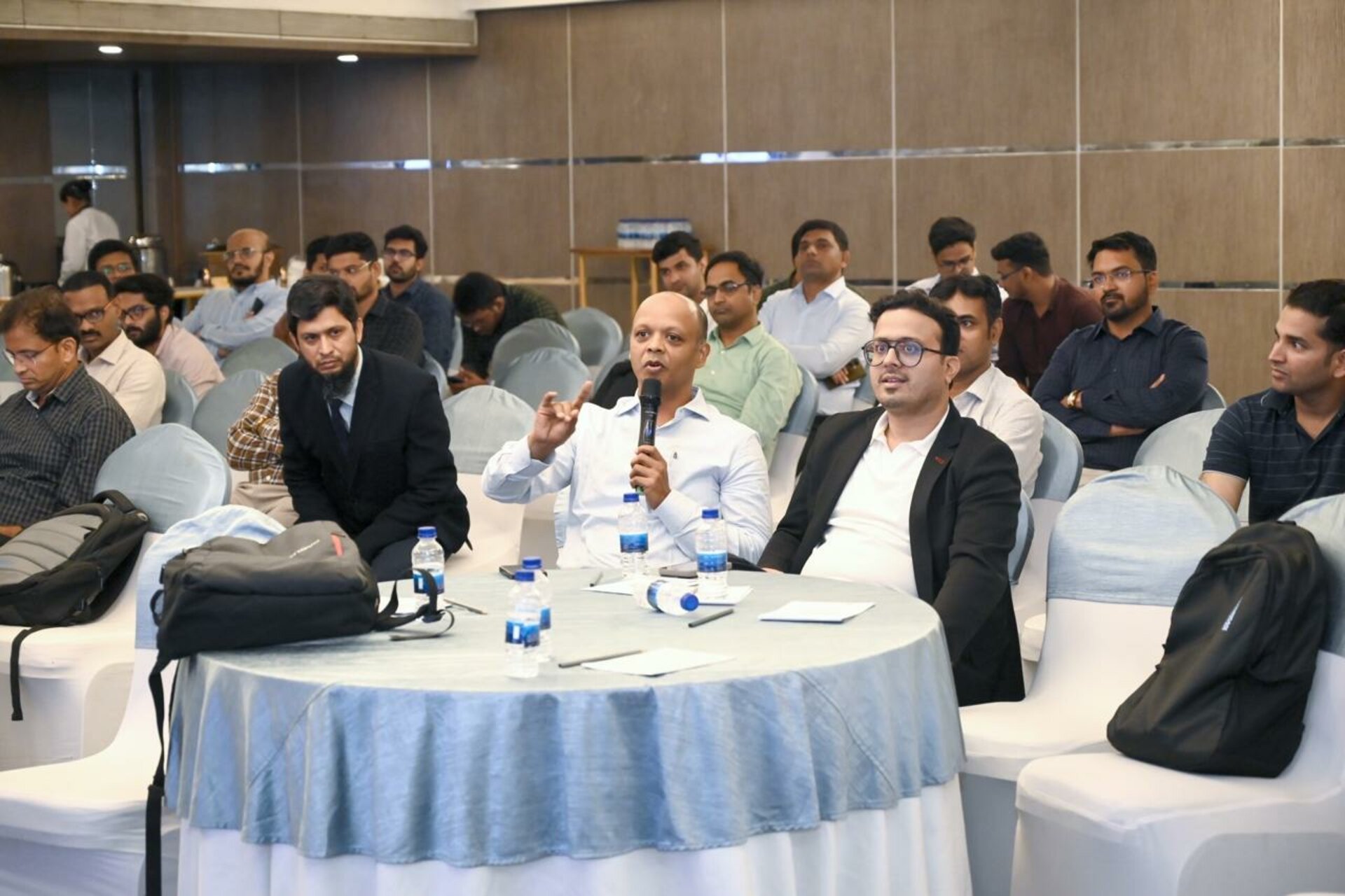 Dr. Paresh Bang Presents at Vidarbha Spine Meet