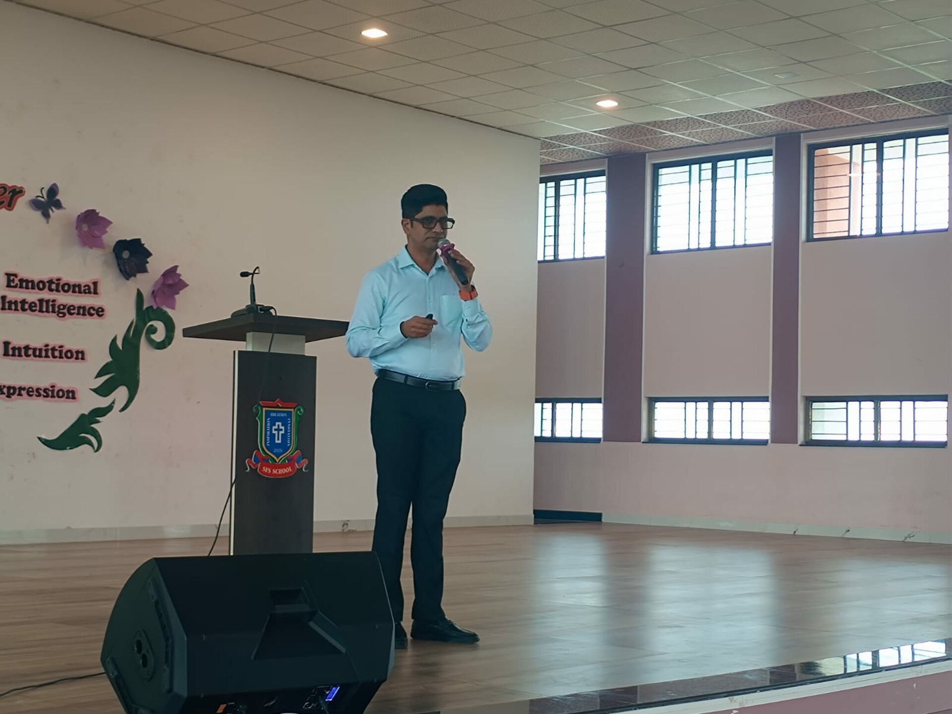 Unlocking the Power of the Brain: Dr. Sikandar Adwani Motivational Session at St. Francis De Sales Sr. School, Badnera